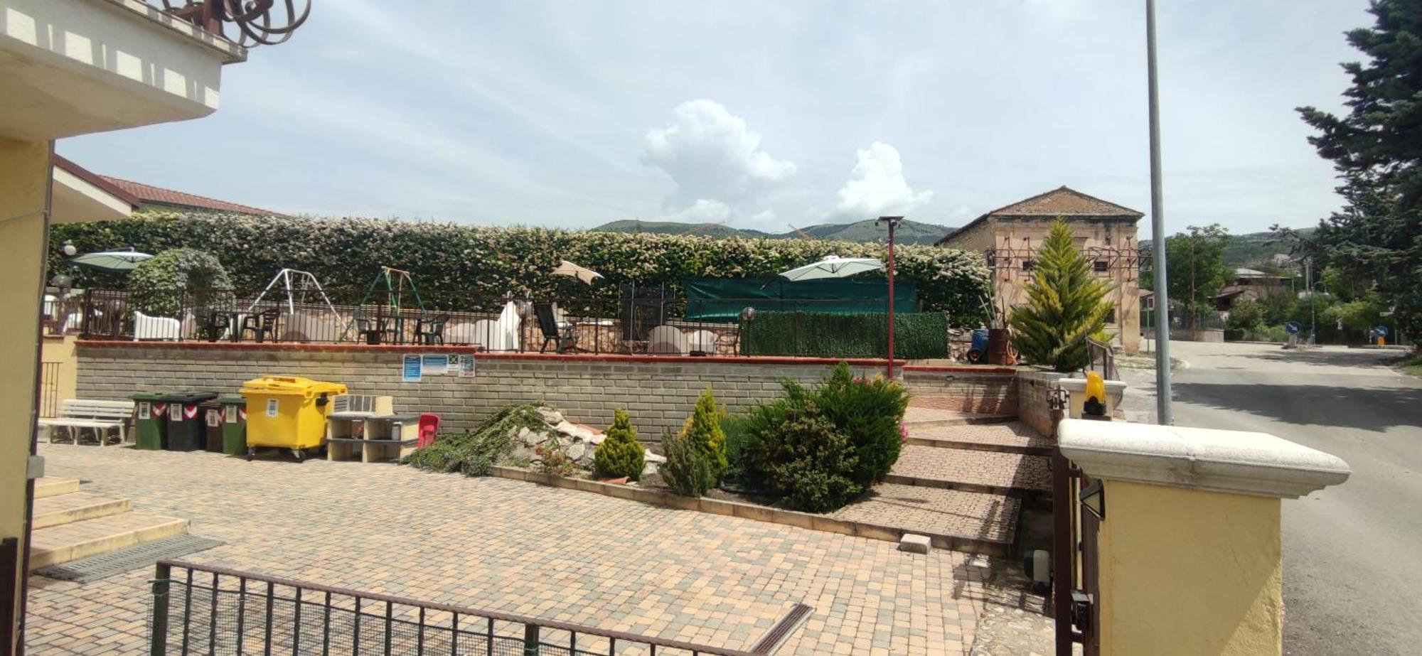 Poggio Picenze Complesso Turistico Aurora - Appartamenti מראה חיצוני תמונה