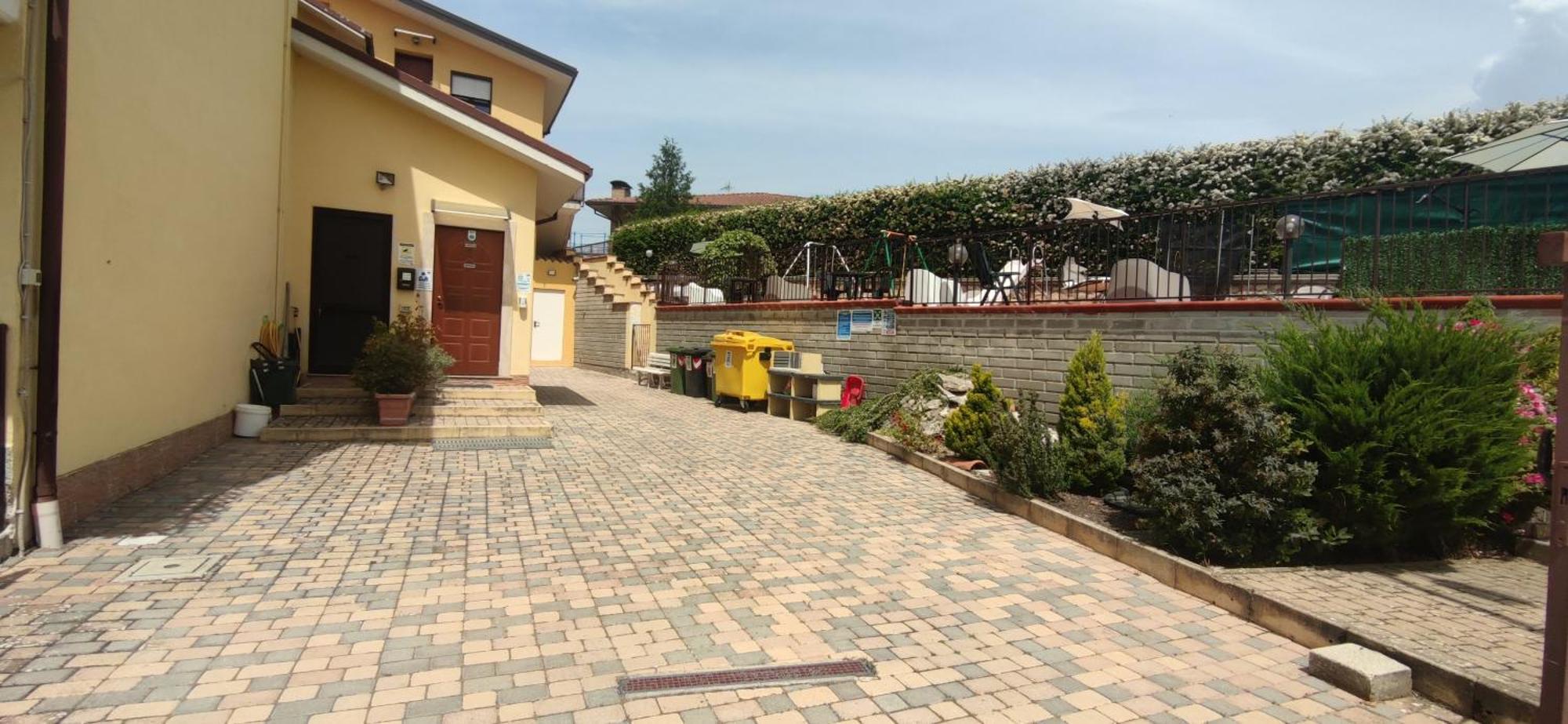 Poggio Picenze Complesso Turistico Aurora - Appartamenti מראה חיצוני תמונה