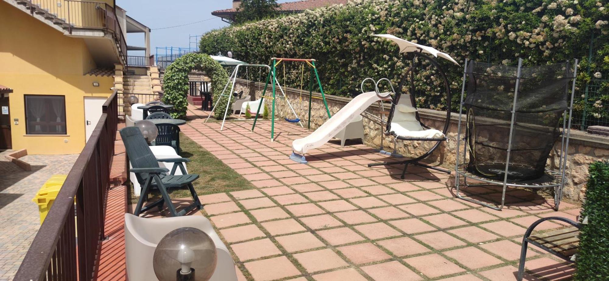 Poggio Picenze Complesso Turistico Aurora - Appartamenti מראה חיצוני תמונה